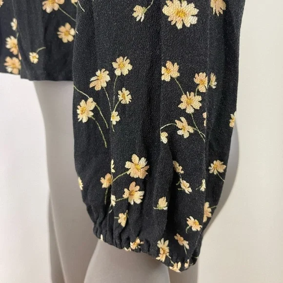 American Eagle Outfitters Blouse Womens S Black w. Yellow Floral Puff Sleeve Top - Picture 8 of 14